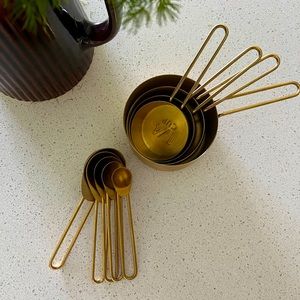 **SOLD** Brass Measuring Cups & Spoons 🥄